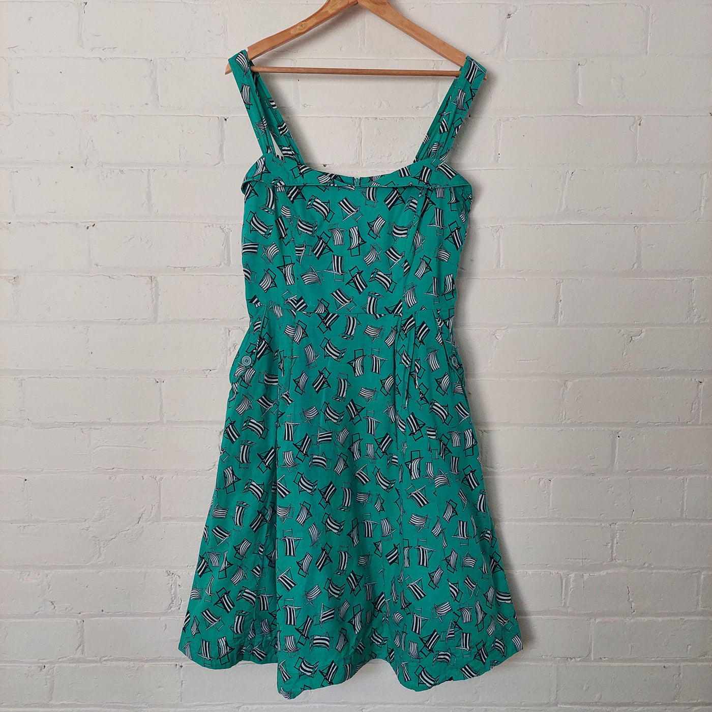 Emily and Fin deck chairs green midi dress, Size L (14)
