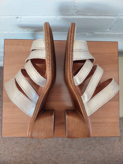Josef Seibel 'Juna 04' Strappy Block Heel Sandal - Gold, Size EU 39 / AU 8