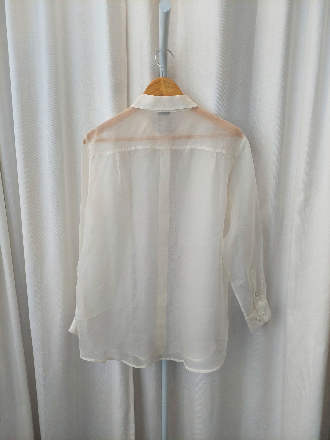SILK LAUNDRY Organza Boyfriend Shirt Pearl Buttons - Sheer White, Size S