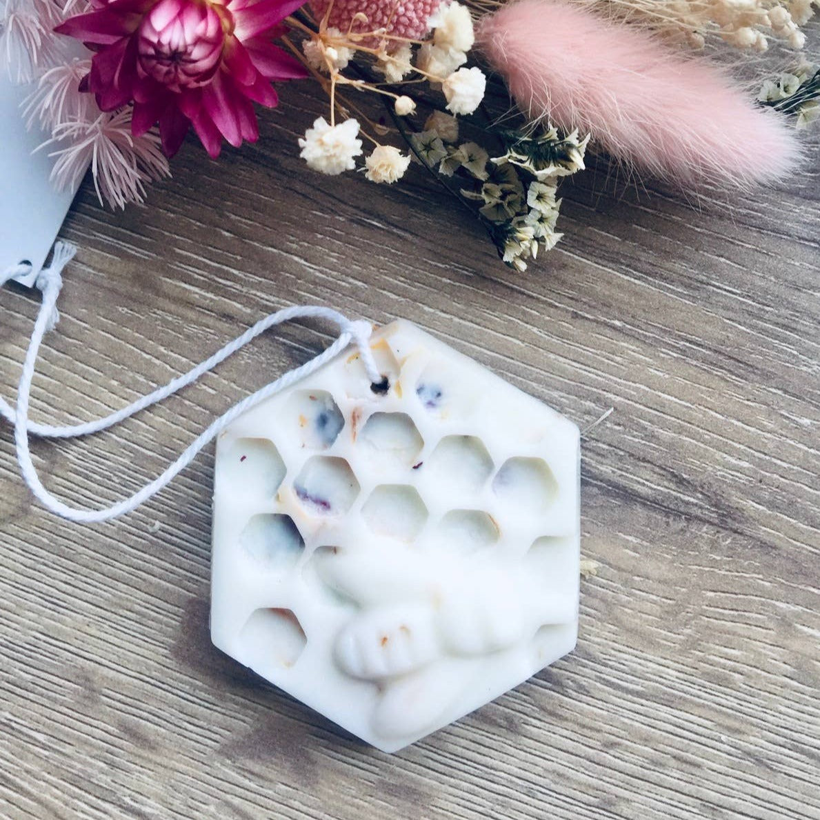 Little Bee - Botanical Soy Wax Aroma Hanging Decoration